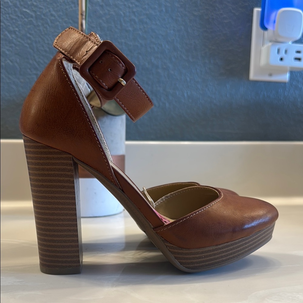 Chic Brown Platform Heels with Ankle Strap